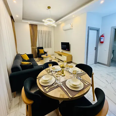 Sunny Shores 阿拉尼亚